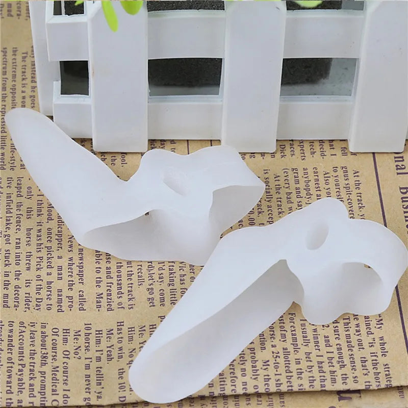 1Pair Silicone Gel foot fingers Two Hole Toe Separator Thumb Valgus Protector Bunion adjuster Valgus Guard feet care
