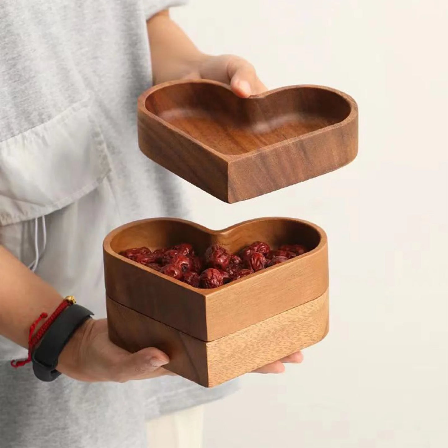 Solid Wood Tray Creative Heart Shaped Walnut Tray For Nuts Fruits Candies Desserts Snacks Jewelry Accessory Home Storage Tray