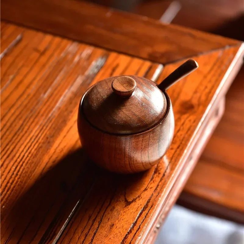 Wooden Salt Shaker Vintage Seasoning Jar with Lid Household Salt Cellar Sugar Spice Jar Chili Seasoning Container Jars Salt Box