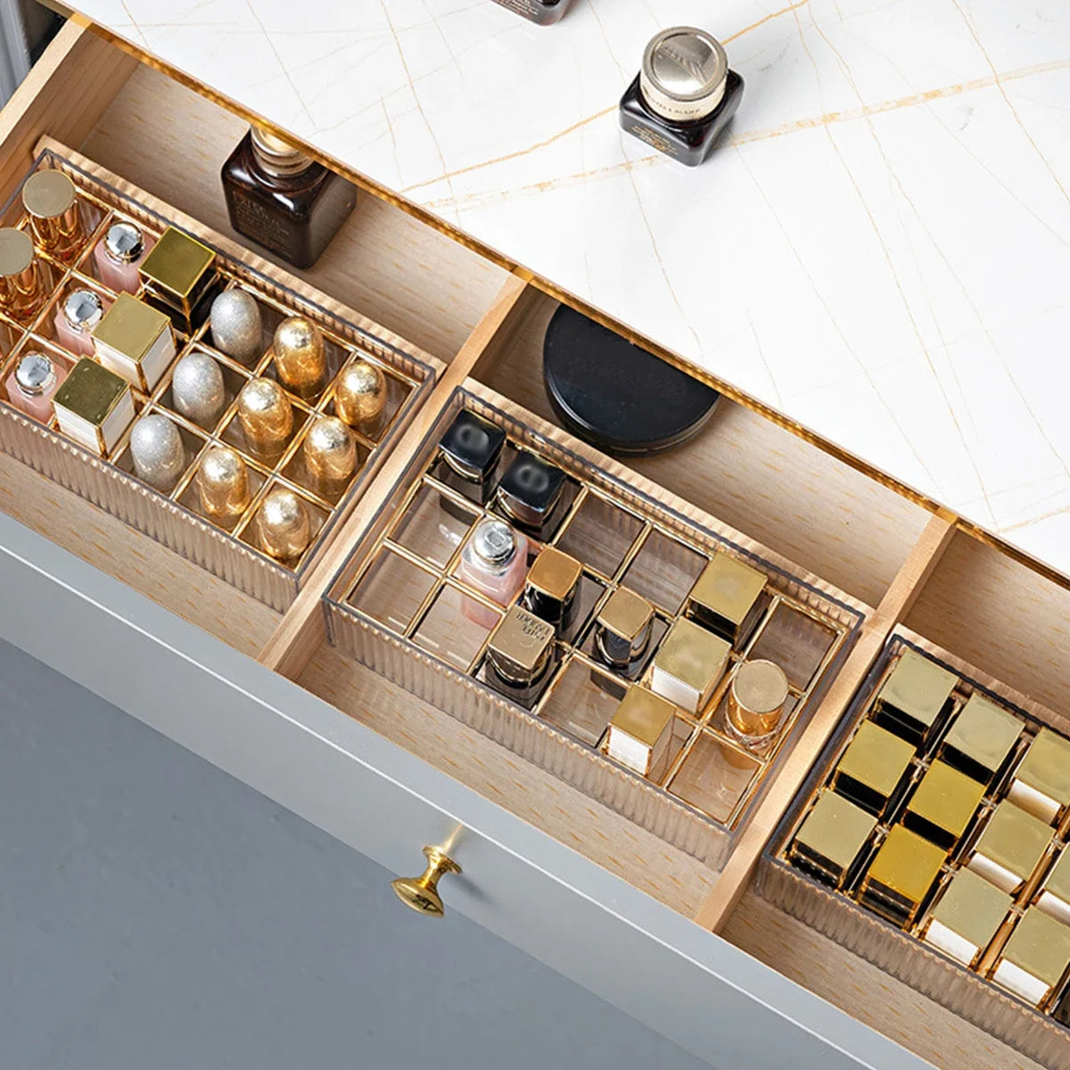 Plastic Make Up Organizer 18 Space Decoration for Dresser Countertop Storage Stand Lipstick Holder Lip Gloss Holder Organizer