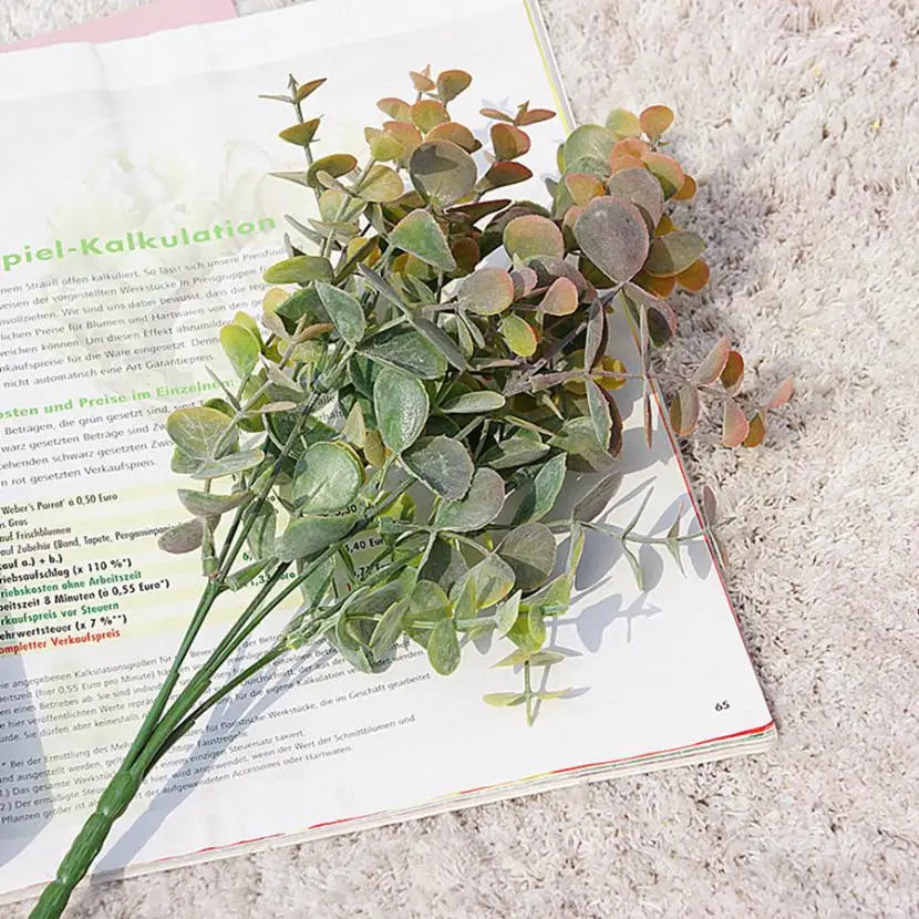Artificial Plastic Plants Leaves Green Eucalyptus Branch Diy Garden Home Christmas Wedding Vase for Decoration Faux Fake Flowers