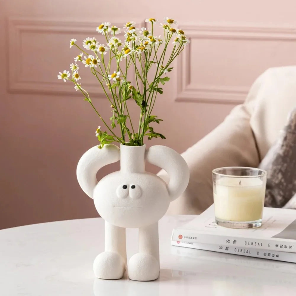 Shaped vase desktop living room dining room ornaments resin vase for children's gifts resin vase for interior decoration.