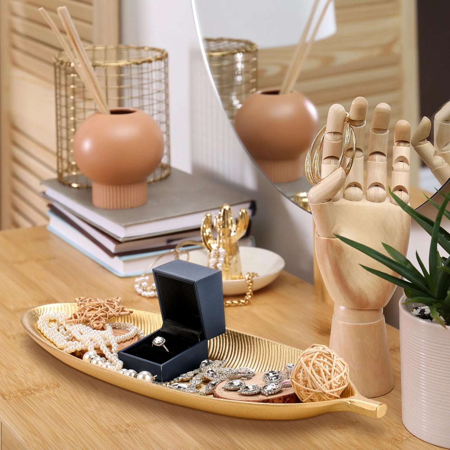 Nordic Wooden Tray Gold Leaf Shape Serving Tray Jewelry Pallet Fruit Snack Candy Dish Table Decoration Storage Organizer