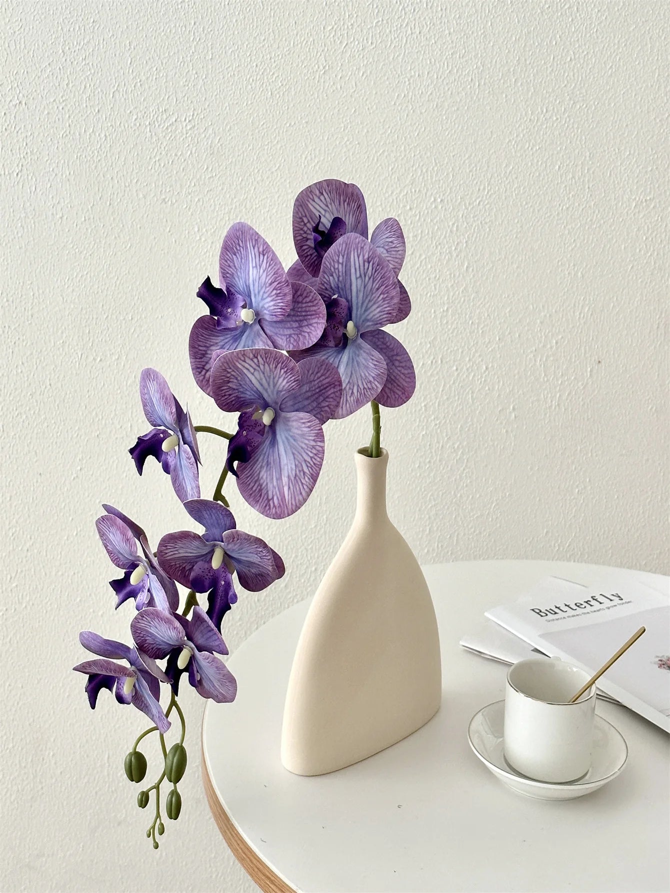 Phalaenopsis imitation flowers fake flowers arrangements High-end orchid flower arrangement The table was decorated with vases