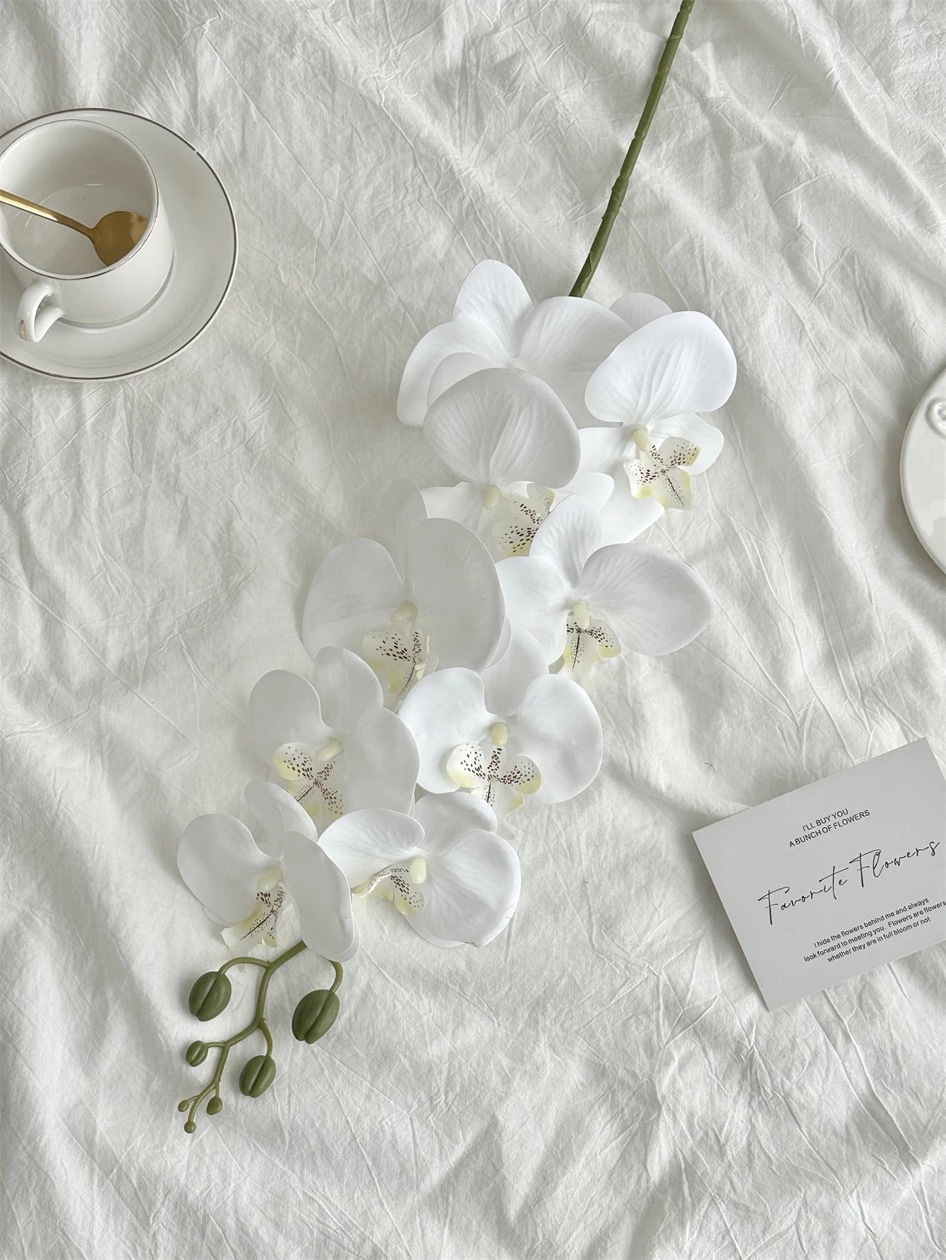 Phalaenopsis imitation flowers fake flowers arrangements High-end orchid flower arrangement The table was decorated with vases