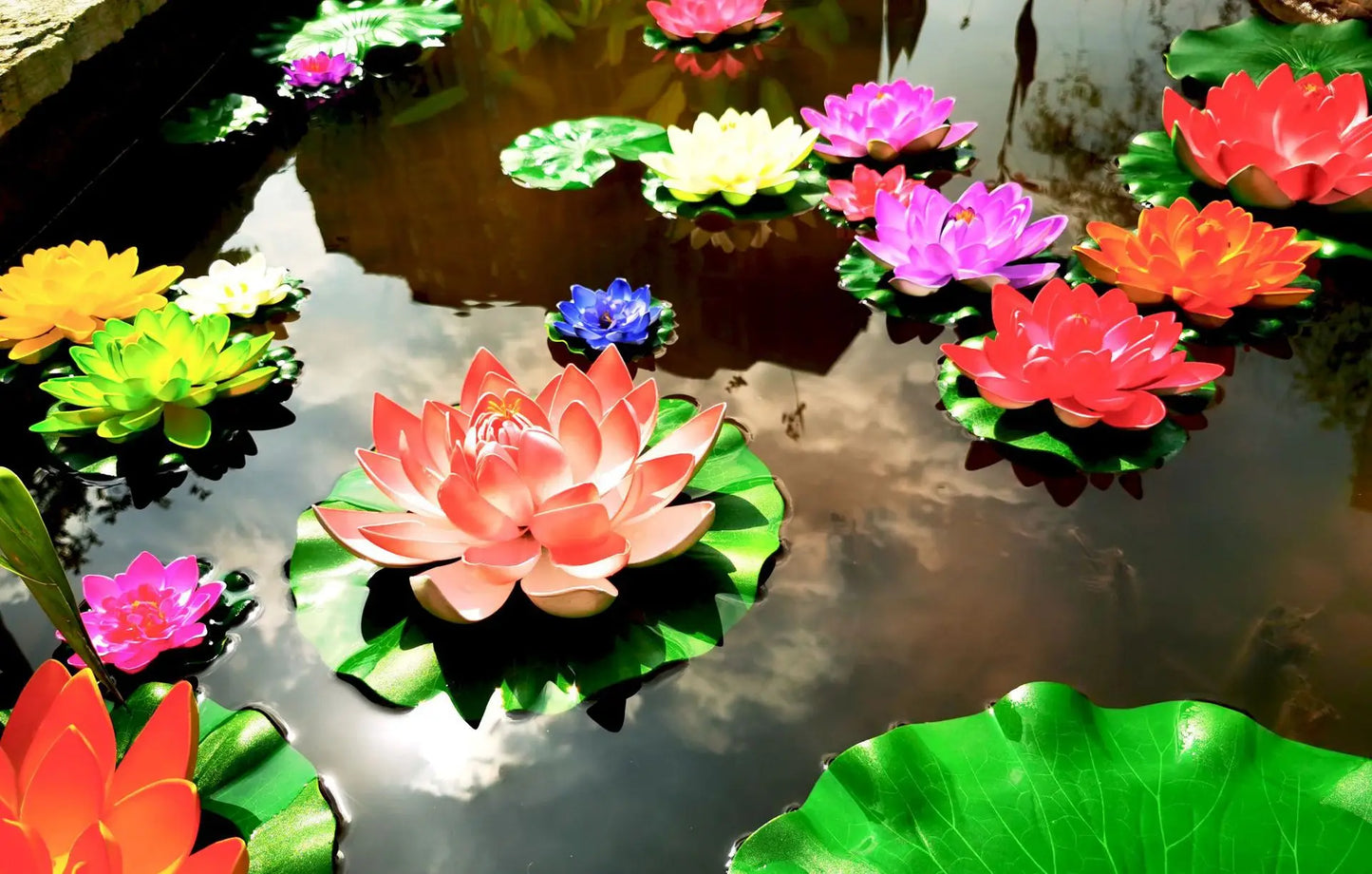 3 flowers and 3 leaves Artificial Lotus, Realistic Water Floating Foam Lotuses, Fake Lily Pad, Home Garden Patio Pond, Home Dec