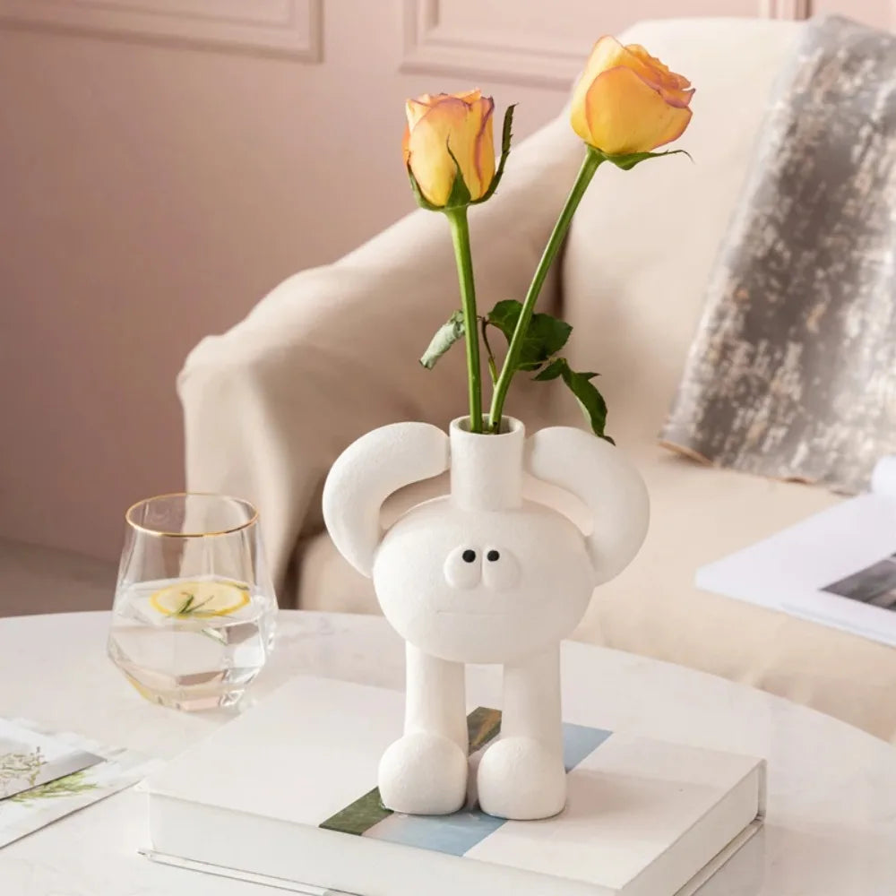 Shaped vase desktop living room dining room ornaments resin vase for children's gifts resin vase for interior decoration.