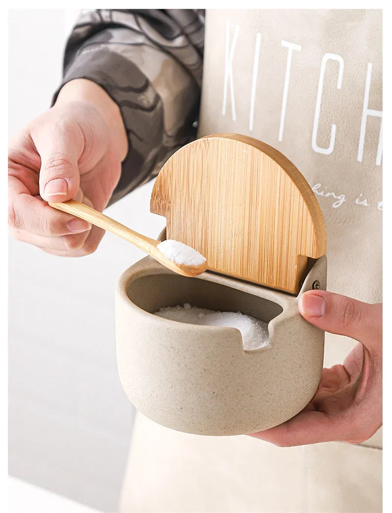 Japanese Style Ceramic Seasoning Jar Bamboo lid Spice jar With Spoon Kitchen Sugar Salt Spices Storage Box Household Container