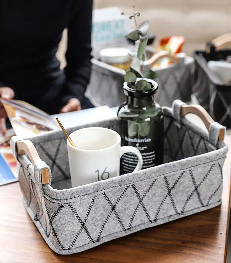 Felt Storage Basket Desk Organizer Toy Basket Storage Bins Makeup Organizer Basket Desktop Wooden Handle Storage Organizer Box