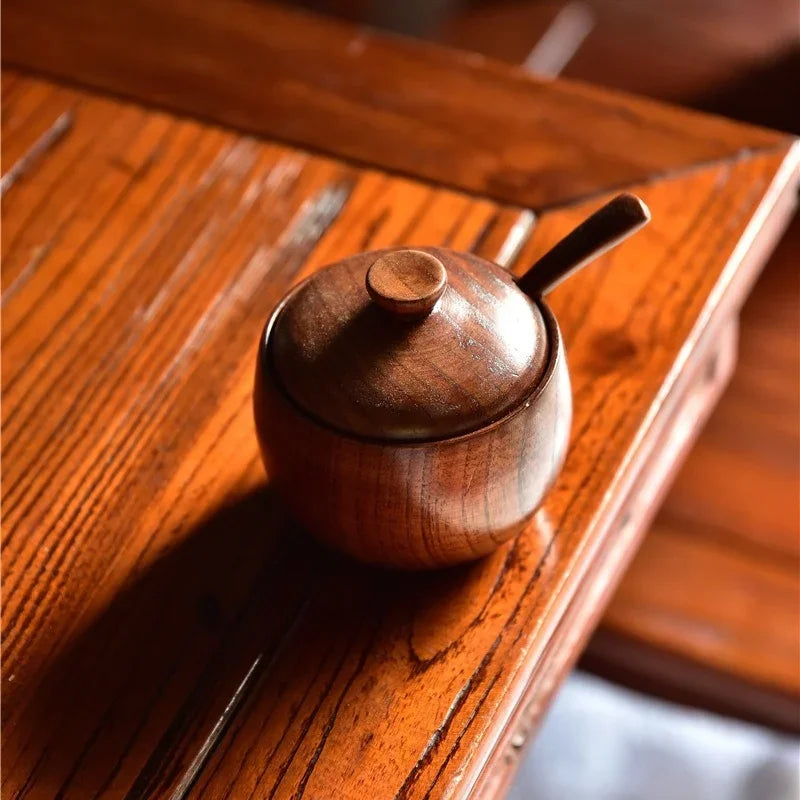 Wooden Salt Shaker Vintage Seasoning Jar with Lid Household Salt Cellar Sugar Spice Jar Chili Seasoning Container Jars Salt Box